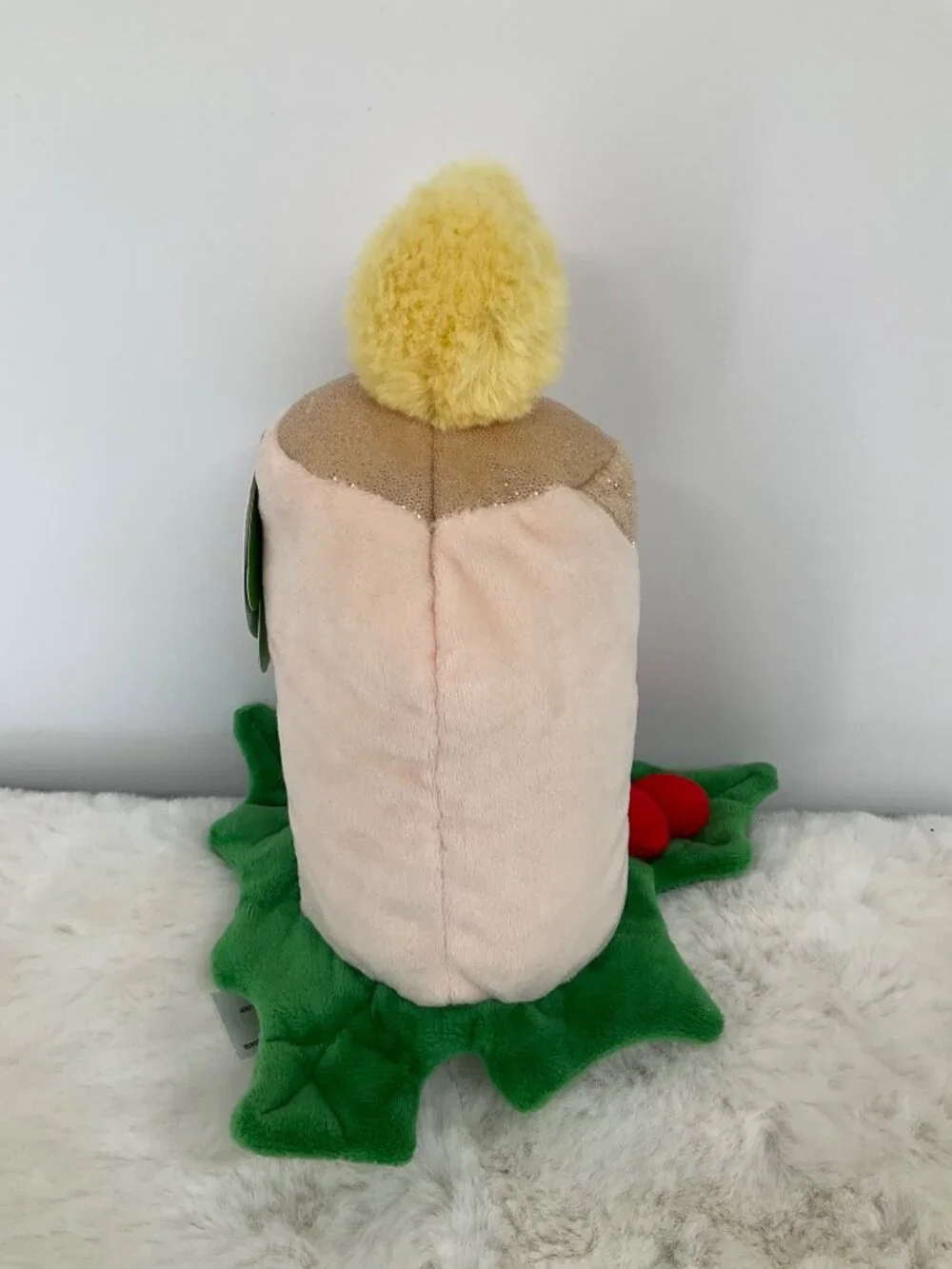 Gigglescape Candle with Holly 9